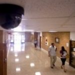 4096868-camaras_escuelas-302×220