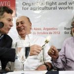 4151729-foto_macri_moyano_y_la_rosa_blanca_390-390×220